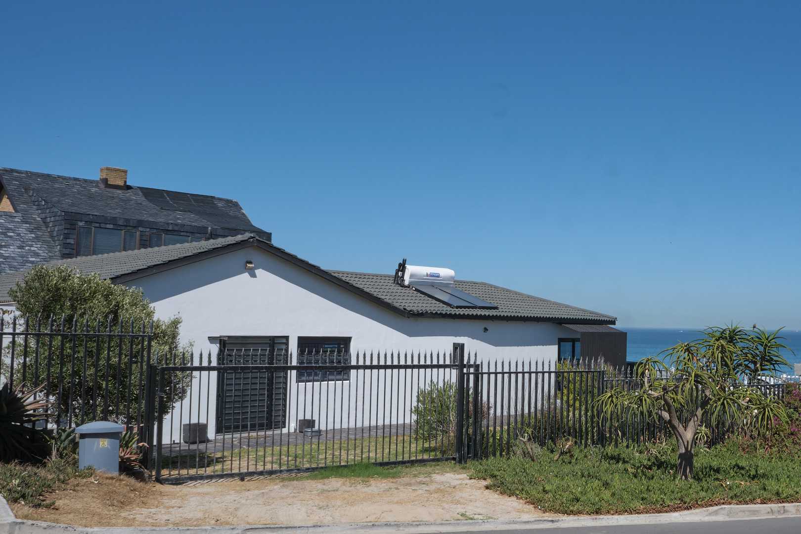 4 Bedroom Property for Sale in Bloubergstrand Western Cape